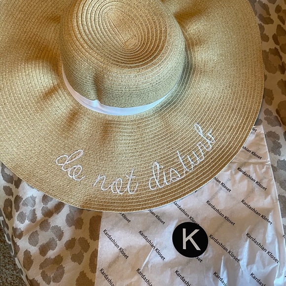 Kardashian Floppy Beach Hat-Do not disturb-Kardashian Kloset - Picture 1 of 4